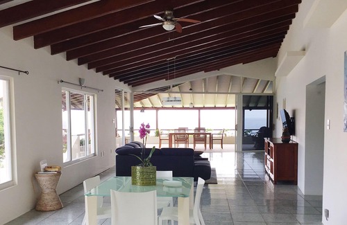 Bisento Casa | Villa con vista al mar en una comunidad cerrada y tranquila junto a la playa de Cas Abao.