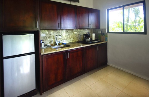 Dominical Villa | Villa Las Olas: piscina privada, cubierta flotante enorme, puestas de sol directas al mar.