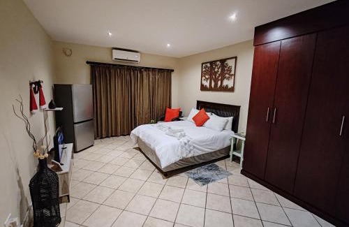 Port Edward Apartamento | Ocean View Villas F10