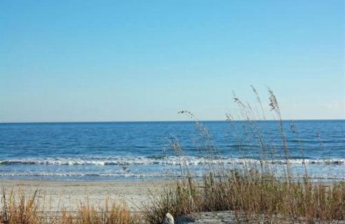 North Myrtle Beach Casa | Ocean View Villas- First Floor Ocean Front Condo