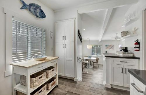 Laguna Beach Casa | Ocean Views! Detached Villa by Victoria Beach