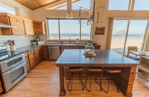 Kiwanda Shores Casa | Ocean Views for days.