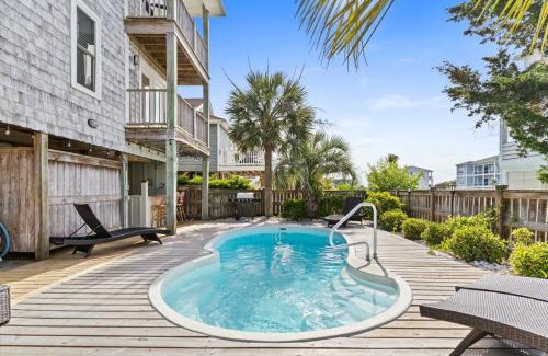 Ocean Isle Beach Casa | Ocean Views I Sleeps 12 I Walk to Beach I Pool