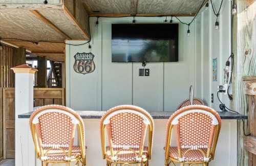 Ocean Isle Beach Casa | Ocean Views I Sleeps 12 I Walk to Beach I Pool