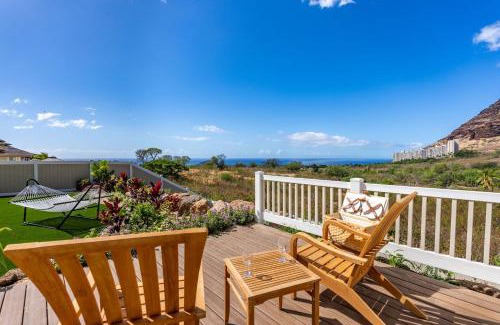 Makaha Valley Casa | Ocean Views Modern New Build Yard 10min to Beach Ocean Escape by AvantStay