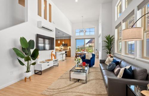 Makaha Valley Casa | Ocean Views Modern New Build Yard 10min to Beach Ocean Escape by AvantStay
