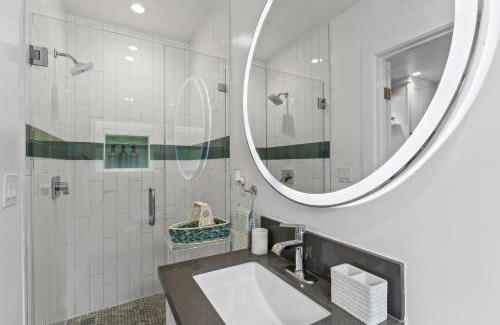 Laguna Beach Apartamento | Ocean VIEWS Steps from Victoria Beach Lux Design