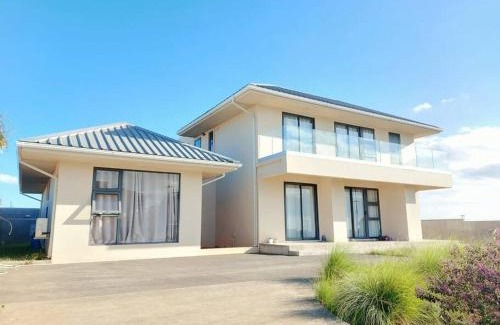 Flic-en-Flac Villa | Ocean Views & Stunning Sunsets 1st-Floor Villa