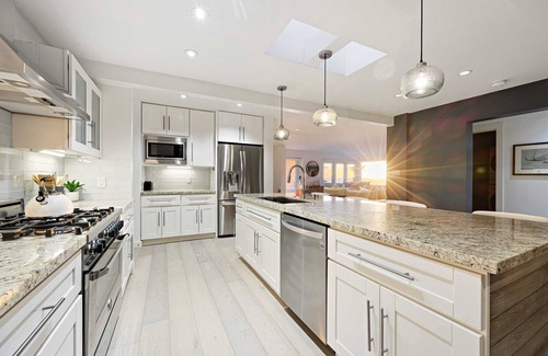 Sunset Cliffs Casa | Ocean Views w Stunning Sunsets by the Firepit!