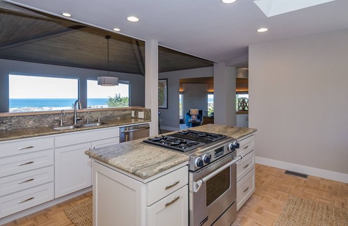 Los Osos Casa | Ocean Views! With easy access to the Beach, Close to Morro Bay, San Luis Obispo