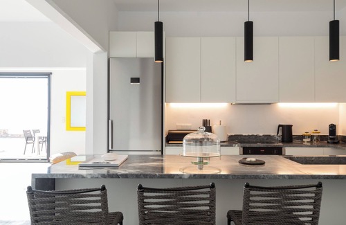 Nea Cryssi Akti Apartamento | Ocean Villa - Res. II: 180-degree peaceful views of the Aegean Sea & Sunset!