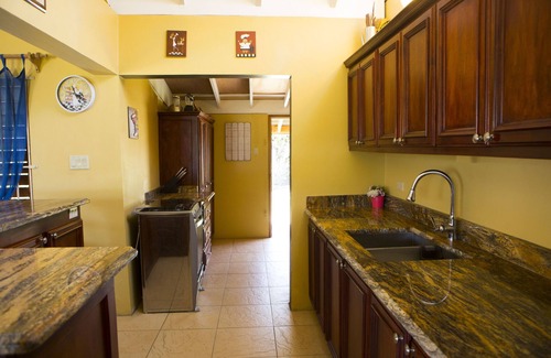 Silver Sands Villa | Escapada de lujo Ocean Villa. Ven y disfruta de Effie en Duncans Jamaica!