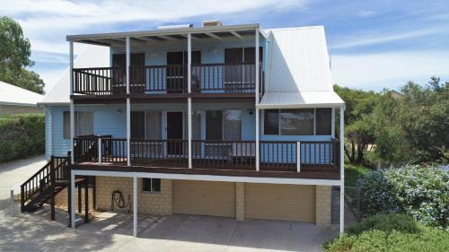 Guilderton Casa | Ocean Vista Large Modern Home With Ocean Views