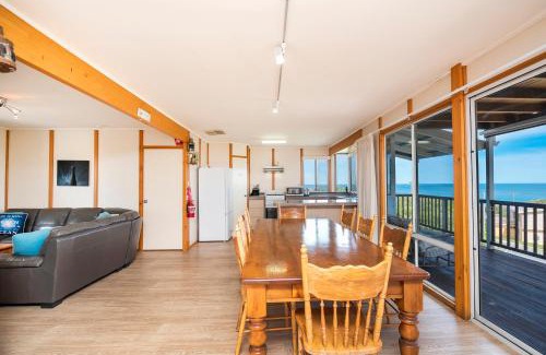 Guilderton Casa | Ocean Vista Large Modern Home With Ocean Views