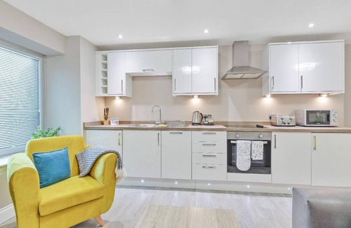 The Lanes Apartamento | Ocean Walk 2 Bedroom Apartment Moments From the Seaside