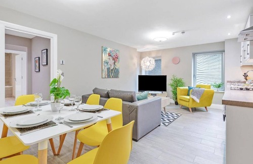 The Lanes Apartamento | Ocean Walk 2 Bedroom Apartment Moments From the Seaside