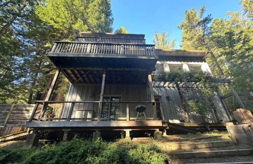Gualala Casa | Ocean Waves crashing Surrounded by Redwoods, pet friendly! Welcome Home.