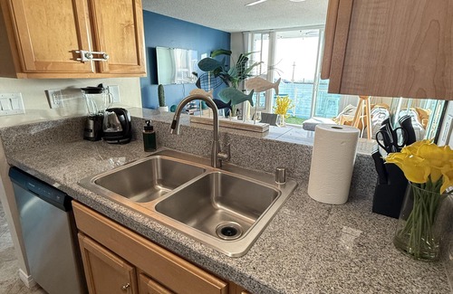 Redondo Beach Apartamento | Oceanfront 1 BR Oasis w/ Parking & Heated Pool