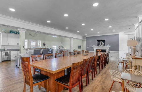Sandbridge Casa | Oceanfront / 11 bds / 33 PPL / Indoor Pool