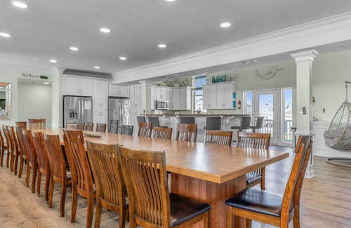 Sandbridge Casa | Oceanfront / 11 bds / 33 PPL / Indoor Pool