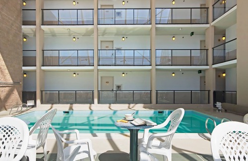 Virginia Beach Condominio | Oceanfront 2BR Penthouse w/ Balcony Views