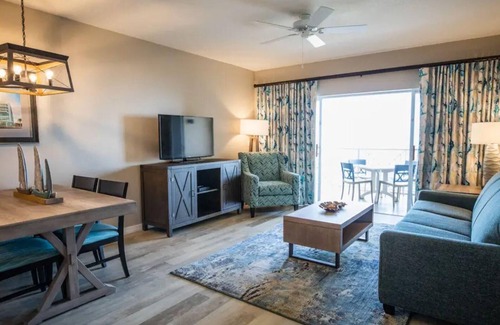 Port Canaveral Complejo | Oceanfront 2BR Villa at Cape Canaveral Beach Resort – Space & Sun