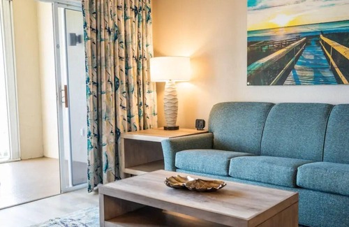 Port Canaveral Complejo | Oceanfront 2BR Villa at Cape Canaveral Beach Resort – Space & Sun