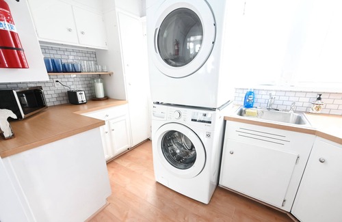 Bradley Beach Casa | FRENTE AL MAR 3 dormitorios Jersey Shore Beach House! Pasos a la playa!