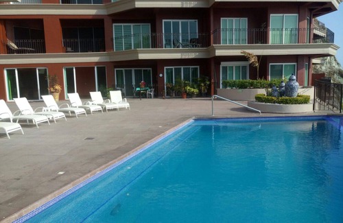 Balcones de Loma Linda Condominio | 3 dormitorios, 2800 pies cuadrados, condominio con vista al mar en el histórico Mazatlán