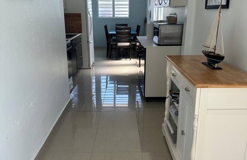 Islote Casa | OCEANFRONT 3-bedroom private with WiFi and AC in Cueva del Indio Arecibo