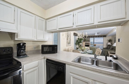 Atlantic Beach Condominio | Oceanfront 3BR Retreat w/ Beach Access