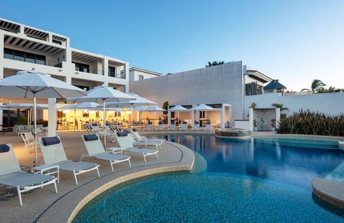 Buzzards Condominio | Oceanfront 3bd Penthouse at the Beachfront Flats