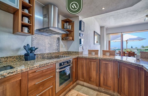La Puntilla Apartamento | Oceanfront 3BR Condo with Beach Club - Pool