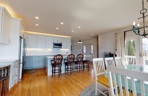 Mid-Coast and Islands Casa | Oceanfront 4 bed, 3 bath colonial beach home, right on Casco Bay!