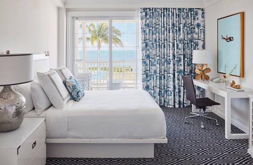 Marathon Hotel | Oceanfront Accommodation | Enjoy Breakfast with a Scenic View from Your Balcony
