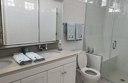 Ship Bottom Cabaña | OCEANFRONT Adorable Cottage! Perfect For a Couple or Small Family of 4!