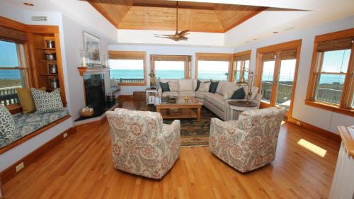 Duck Casa | OCEANFRONT, Amazing Ocean and Sound Views, Scrnd Porch, PM1, Ariel