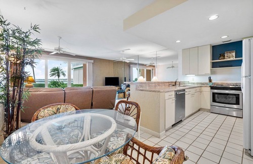 Florida North Atlantic Coast Condominio | Oceanfront and inlet views! Minimum rental period of 60 days.