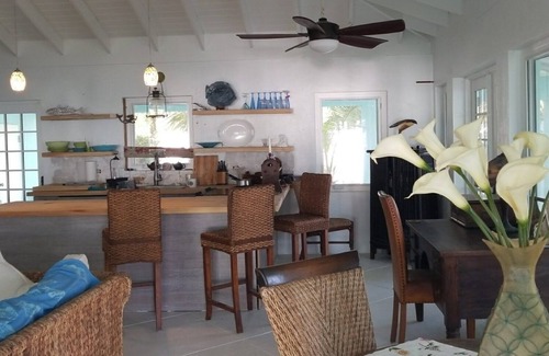 Andros Town Casa | Oceanfront- Andros Retreat -Fresh Creek-4BR