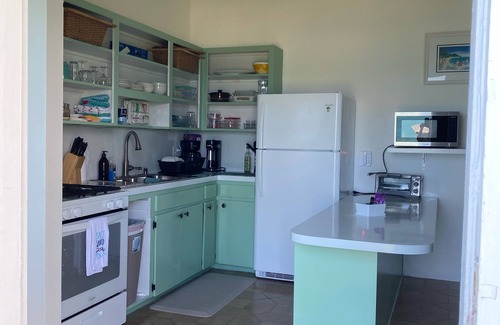 Lubbers Quarters Cay Apartamento | Oceanfront Apartment/Pelican Shores/2 beds, 1 bath/Walk to town/