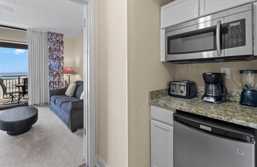 Windy Hill Complejo | Oceanfront Bliss 1BR 2 Bath Retreat with Views