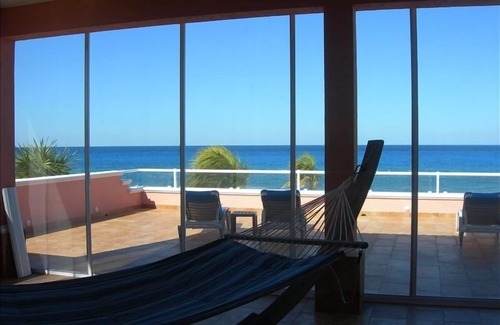 Costa Maya Villa | Oceanfront Beach House, excelentes vistas, cerca de los sitios de buceo!
