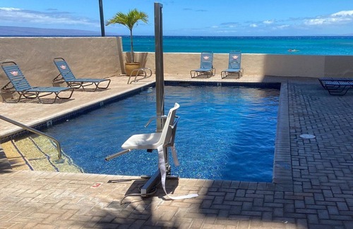 Kahana Hotel | Oceanfront/Beachfront 1200 sq ft 1 bed-2 bath condo