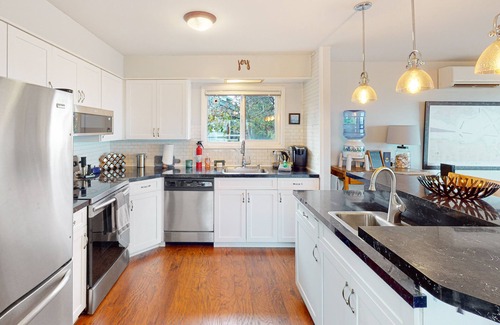 Port Angeles East Casa | Oceanfront, bluff-top home with Ediz Hook view, prime location, fireplace