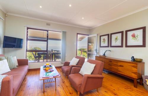 De Kelders Casa | Oceanfront bungalow 3 br/2 ba, Wifi Fireplace: Guppy Huys