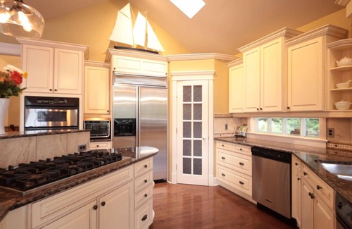 Ganges Casa | Oceanfront Estate on Salt Spring Island. Private dock, quiet bay, close to town.