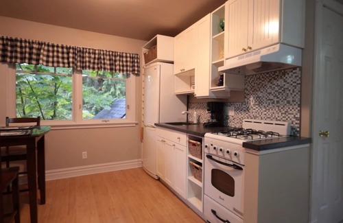 Ganges Casa | Oceanfront Estate on Salt Spring Island. Private dock, quiet bay, close to town.