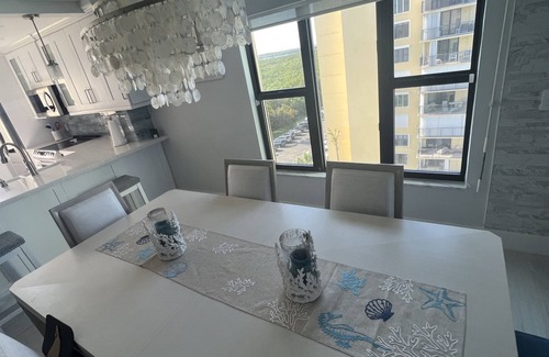 Hutchinson Island South Condominio | Oceanfront condo 8th floor Corner unit with amazing views