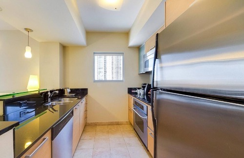 Sunny Isles Beach Condominio | Condominio acogedor con vistas al mar con acceso directo a la playa