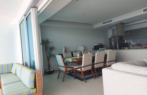Ixtapa Condominio | OCEANFRONT CONDO, RIGHT ON THE BEACH. SPECTACULAR VIEW